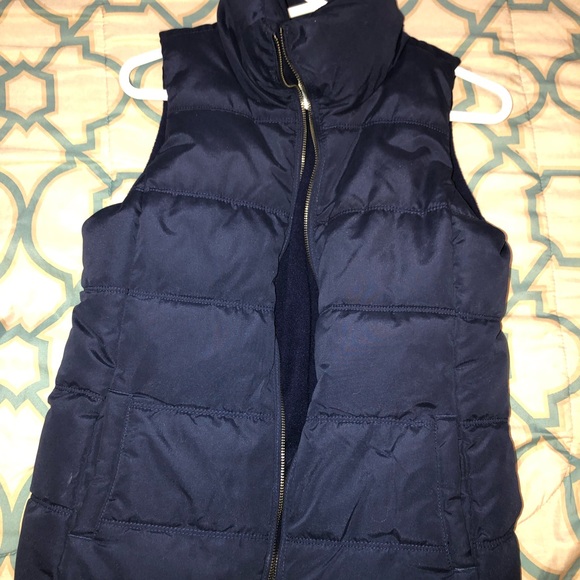 💙 Old Navy Women’s Puffer Vest - Picture 7 of 7